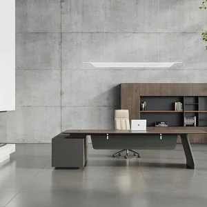 Стол руководителя на опорной правой тумбе