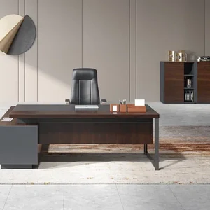 Стол руководителя, на опорной правой тумбе