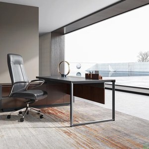 Стол руководителя, на опорной левой тумбе